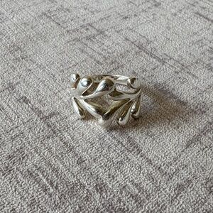 Elegant Silver Women's Ring